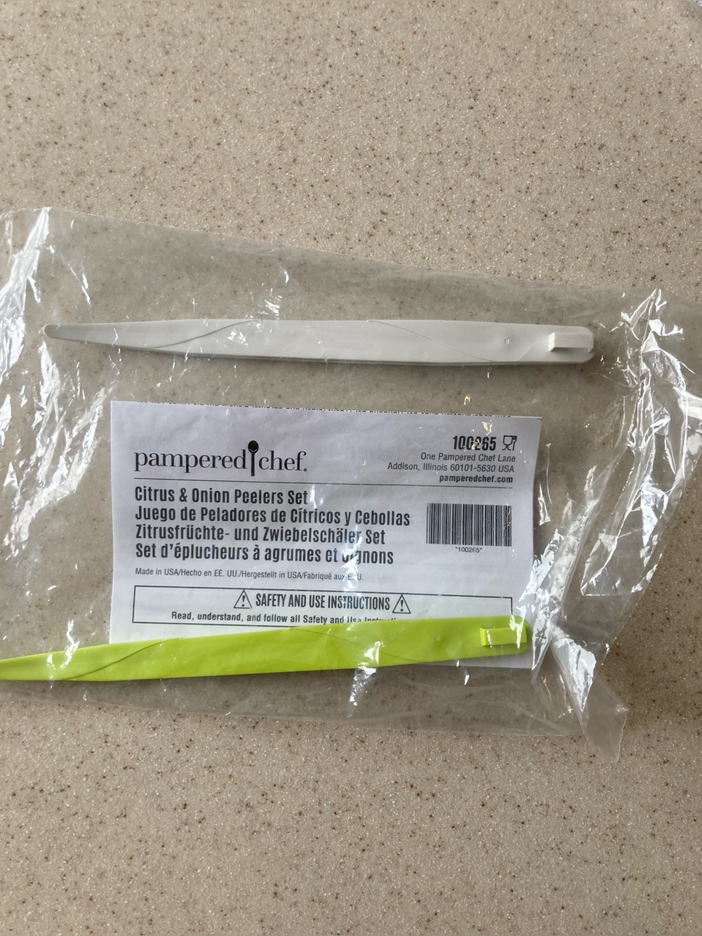 Pampered Chef Citrus & Onion Peelers. Set of Two. Brand New & Never Opened.